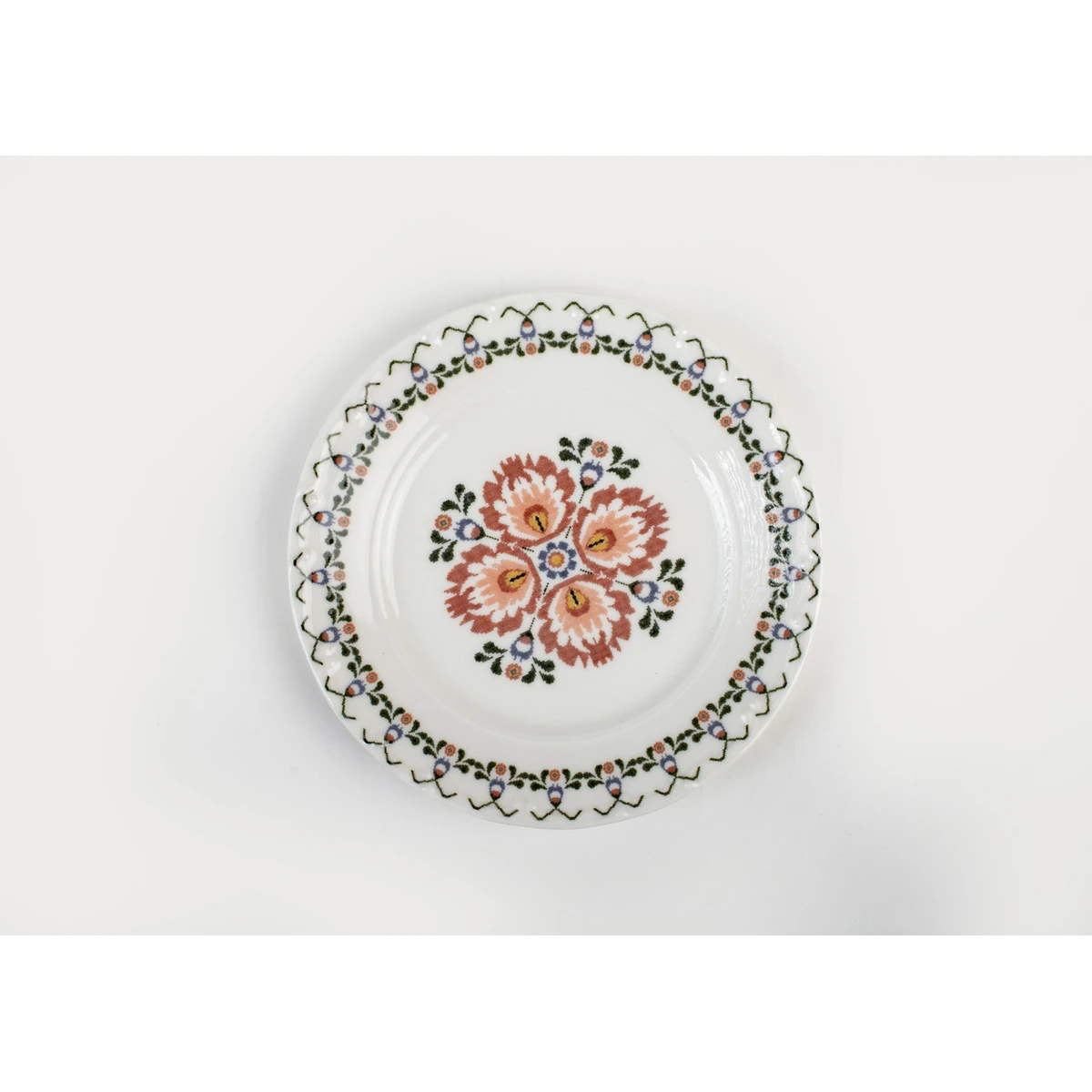 Manamo Liana Glazed Cake Plate Porcelain Cream  20 cm